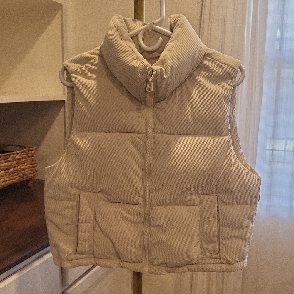 Hollister Cream Puffer Vest